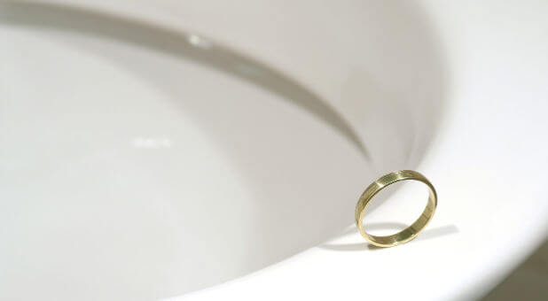 ring on toilet