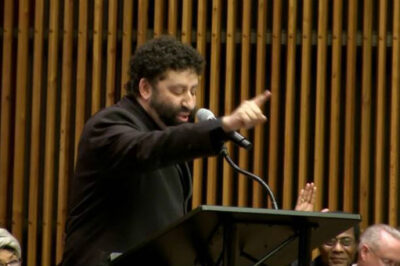 Jonathan Cahn to Bring Prophetic Message, Wake-Up Call for America to 800 Movie Theaters